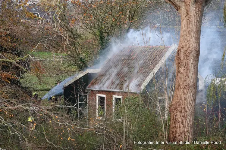 Veel brandweer ter plekke bij brand in Venhuizen