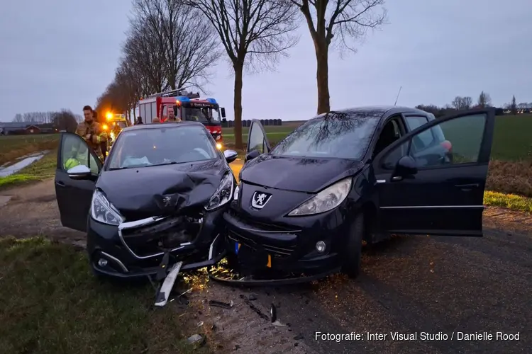 Frontale aanrijding in Venhuizen