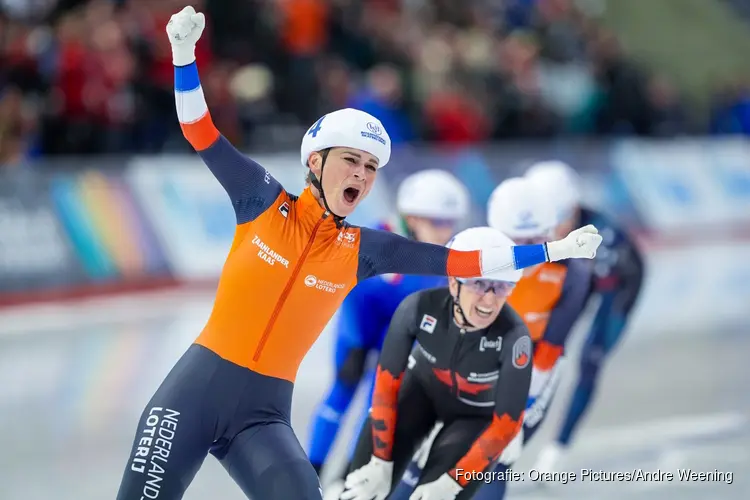 Derde wereldtitel voor Schouten ondanks val