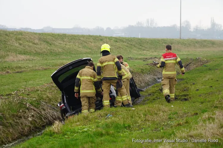 Automobilist verliest wiel tijdens ongeluk op Westfrisiaweg