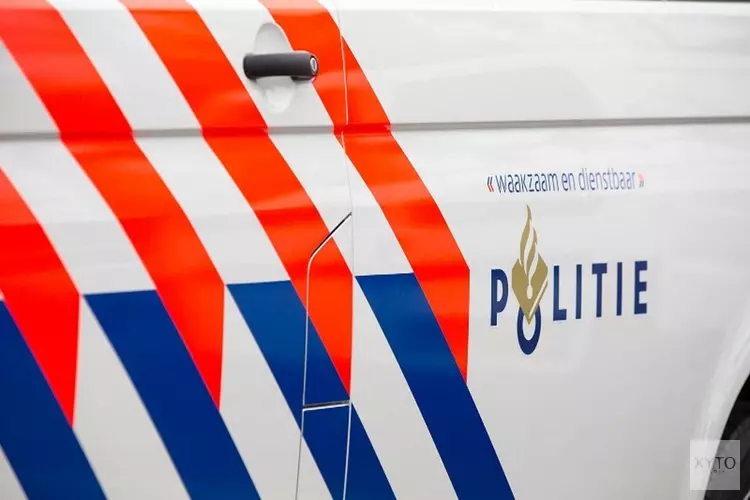 Wielrenner gewond bij ongeval in Schellinkhout, auto rijdt door