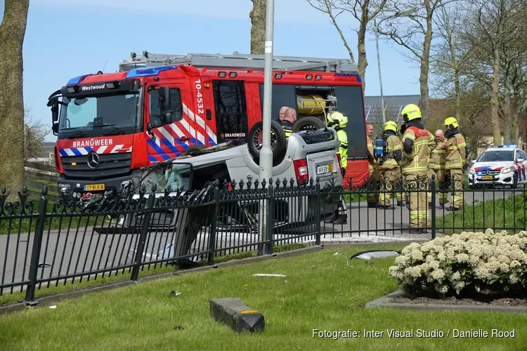 Bestuurder brommobiel zwaargewond bij crash in Westwoud