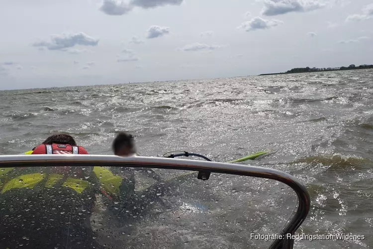 Windsurfer gered op Eerste Pinksterdag