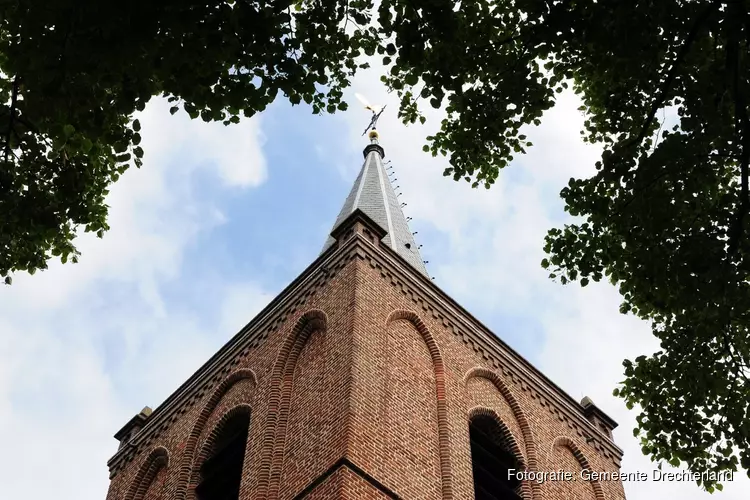 Reparatie klok (voormalige kerk-)toren in Wijdenes laat nog even op zich wachten