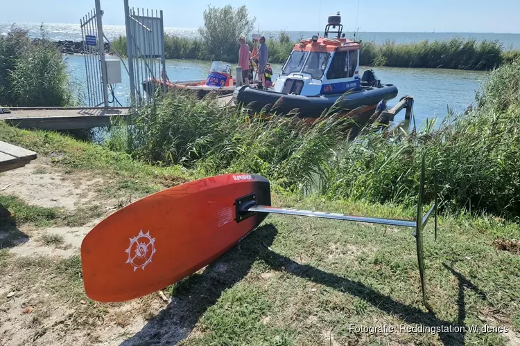 Hydrofoil surfer raakt gewond door verstrikt surfboard